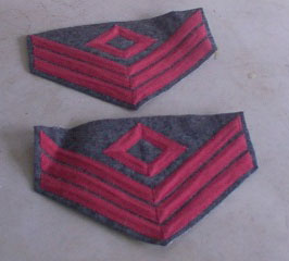 1st Sergeant Chevrons, Confederate Artillery, Red on Dark Gray - Click Image to Close