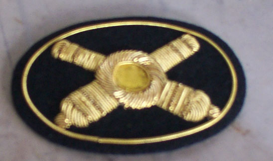 Artillery Officer Hat Badge, Gold Dot, Large