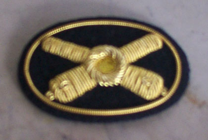 Artillery Officer Hat Badge, Gold Dot, Small