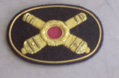 Artillery Officer Hat Badge, Red Dot, Large