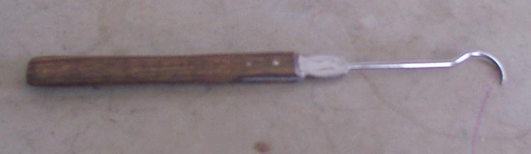 Tenaculum with Wood Handle - Click Image to Close